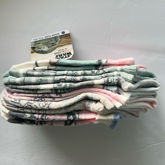 🆕Girls 6 Pairs Star WarsThe Mandalorian No Show Socks Shoe Size 7.5-3.5 - Picture 3 of 3